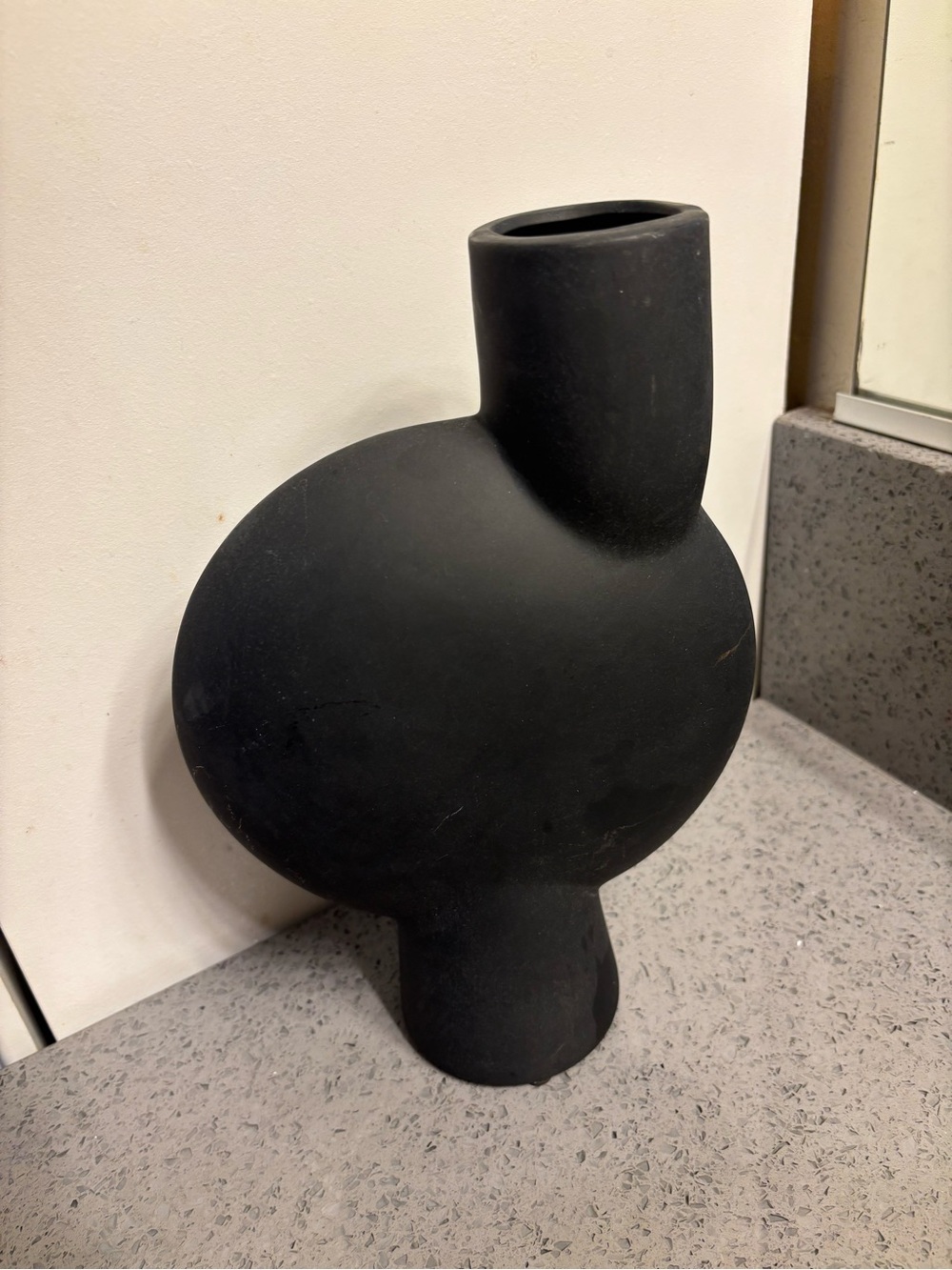 COPENHAGEN
SPHERE VASE BUBL, MEDIO - BLACK